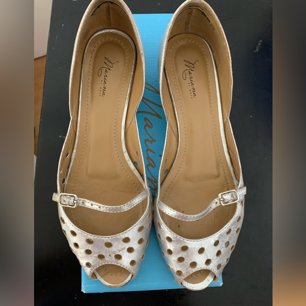 Mariana by GOLC sandals